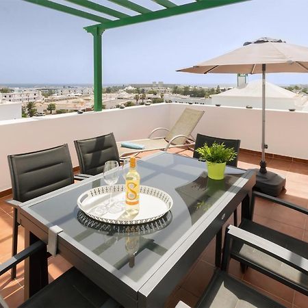 Apartamento OM con piscina y vistas al mar Appartamento Costa Teguise Esterno foto
